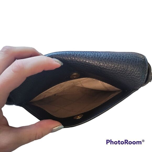 Michael kors midnight blue crossbody with gold chain - Picture 9 of 9